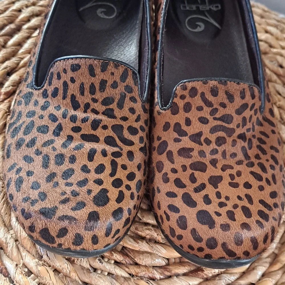 Dansko Womens Olivia Cheetah Print Calf Hair Low Clog Slip On Flats EU37/US6.5-7